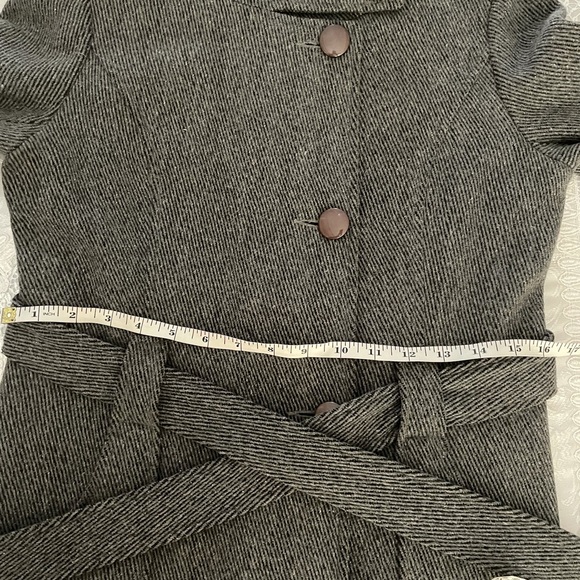 Gray wool long coat in size Medium - Picture 8 of 10